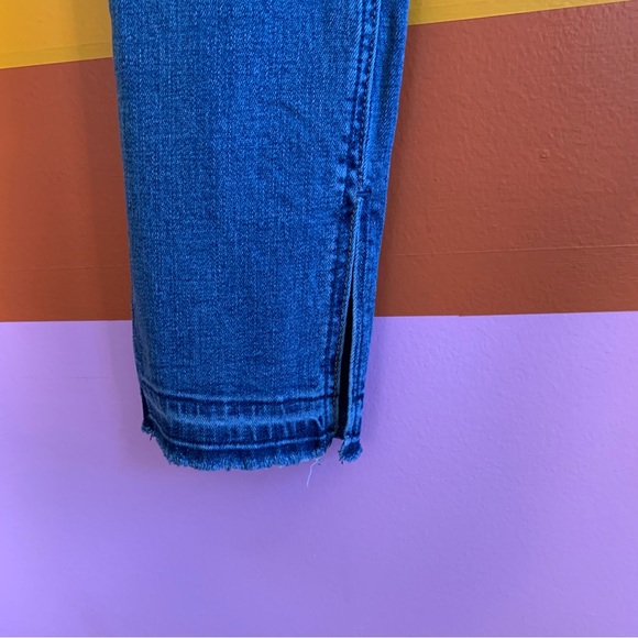 free people KENTUCKY BLUE  Slit Raw
Hem Jeans . - Picture 4 of 7